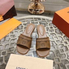 Louis Vuitton Slippers